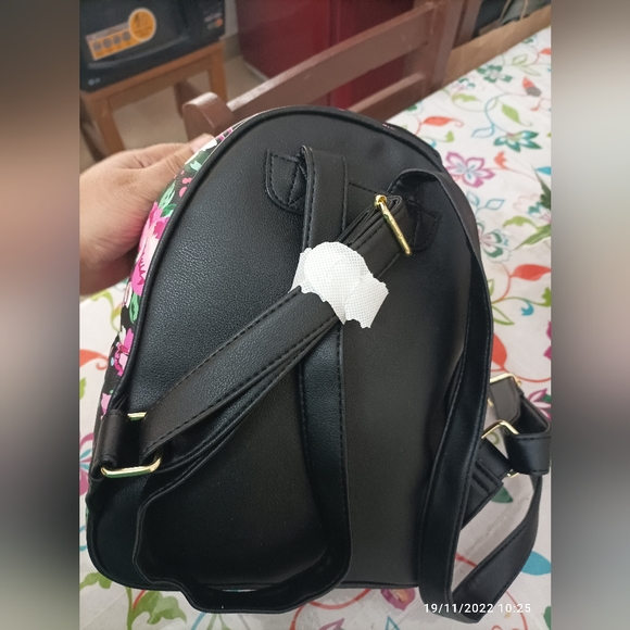 Authentic Floral Juicy Couture Peek-A-Bow Backpack NWT - Picture 8 of 14